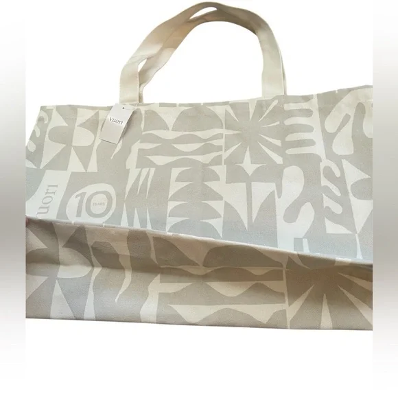 VUORI NWT Cream Tote Bag. Limited Edition “Celebrating a Decade”. - Picture 2 of 10